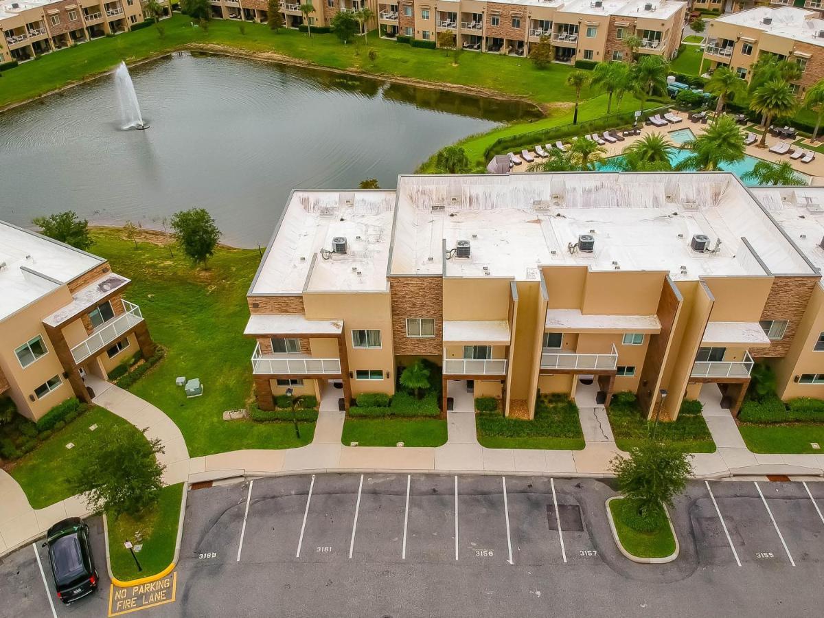 Beautiful Townhome Overlooking The Lake And The Pool Orlando Exteriör bild